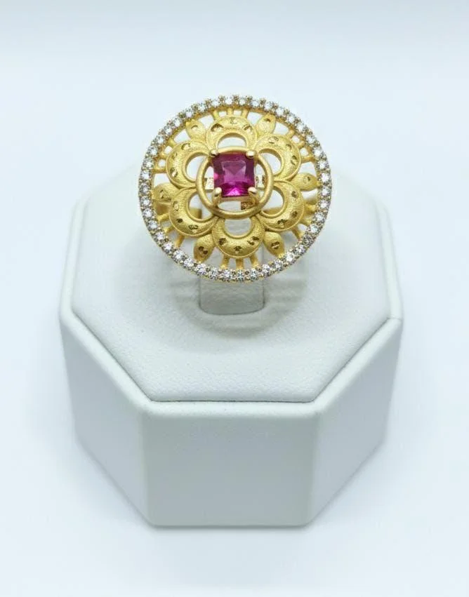 Traditional Matte Gold Plated Round Ring with Ruby & Zircon Stones Traditional Matte Gold Plated Round Ring with Ruby & Zircon Stones - Image 1
